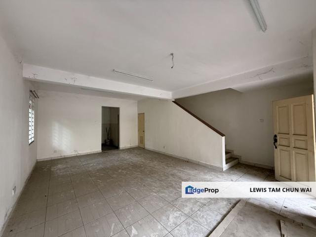 House for sale in Seri Kembangan, Majlis Bandaraya Subang Jaya