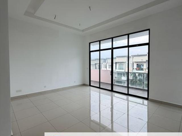 House for sale in Seri Kembangan, Majlis Bandaraya Subang Jaya