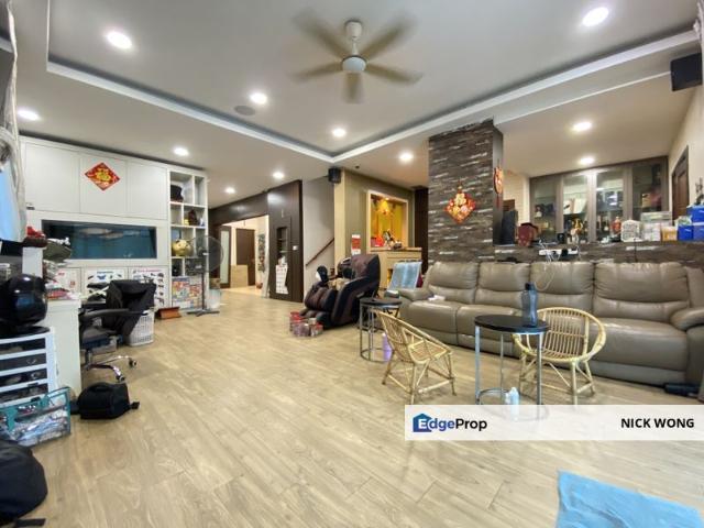 House for sale in Seri Kembangan, Majlis Bandaraya Subang Jaya