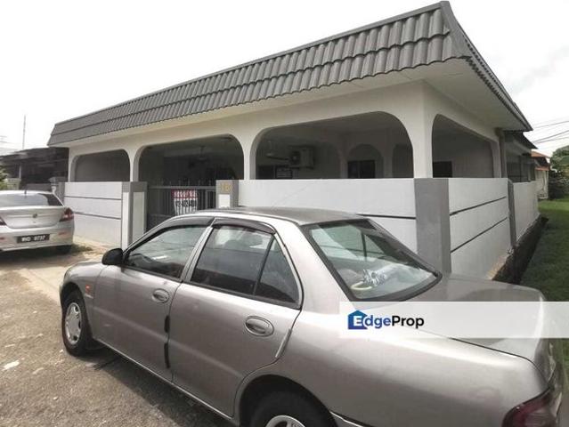 House for sale in Malaka
