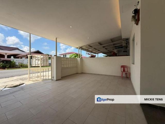 House for sale in Malaka