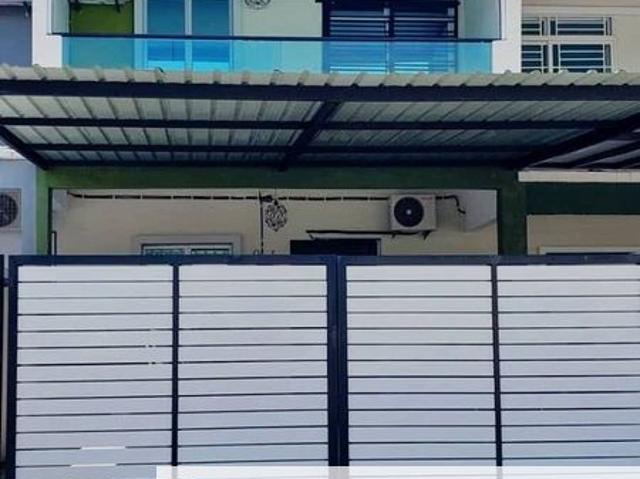 House for sale in Malaka