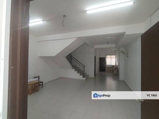 House for sale in Malaka