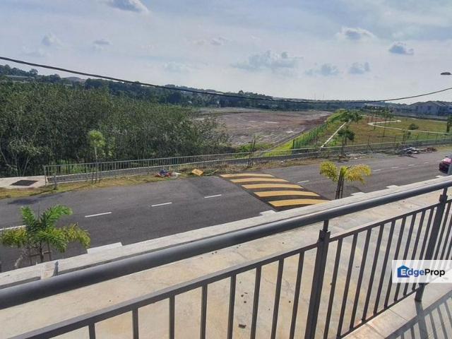 House for sale in Malaka