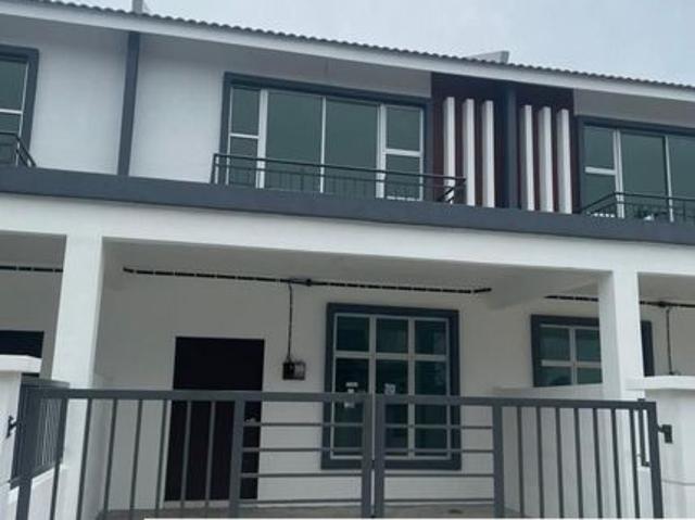 House for sale in Malaka