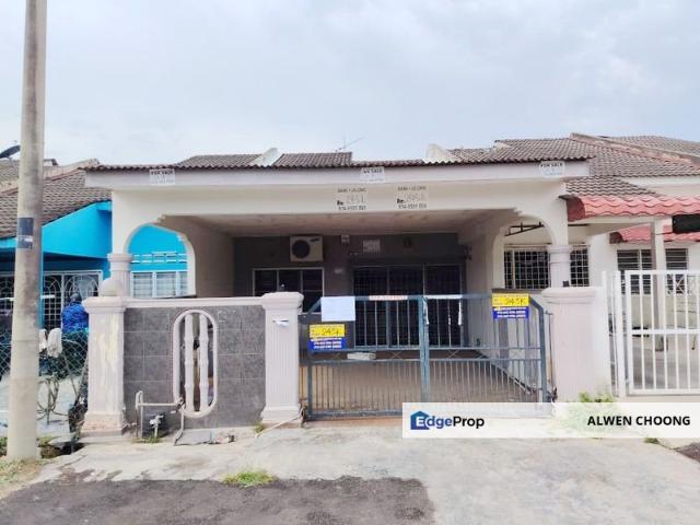 House for sale in Malaka