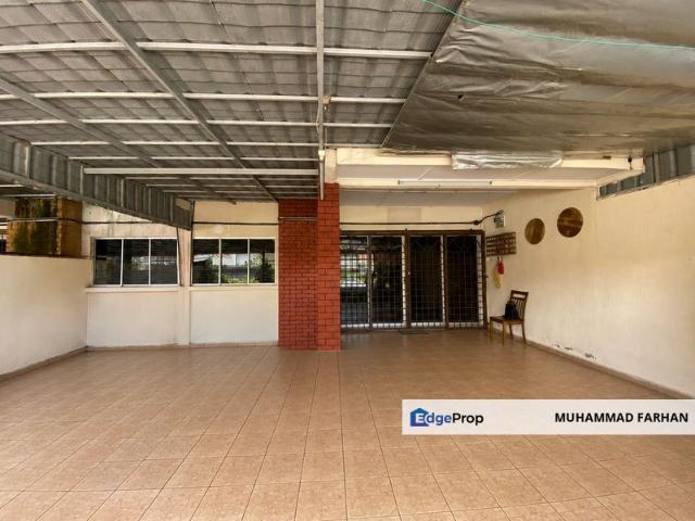 House for sale in Malaka