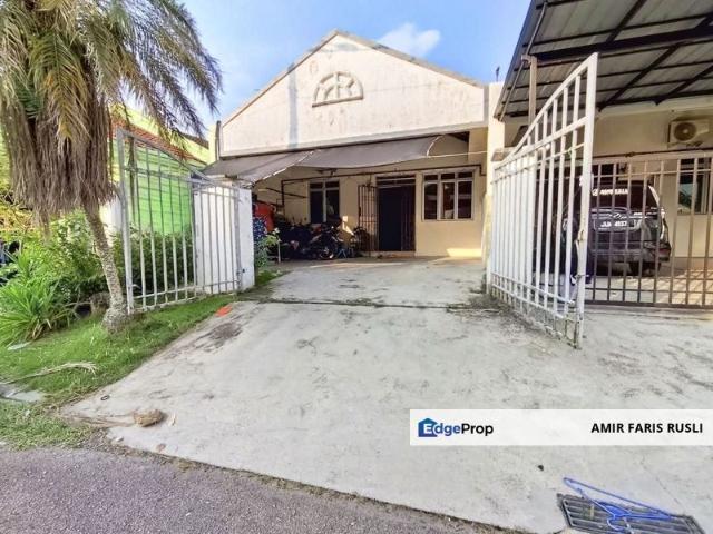 House for sale in Ulu Tiram, Johor