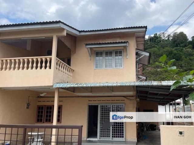 House for sale in Malaka