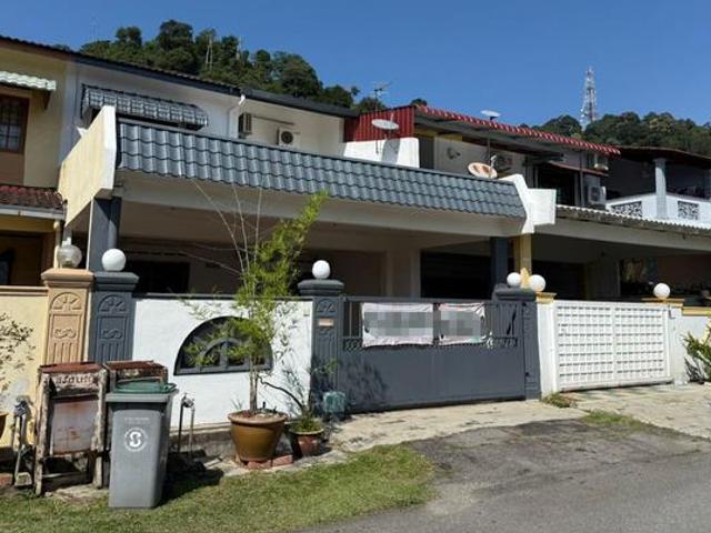Terraced House for sale in Malaka