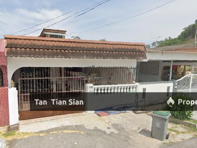 Terraced House for sale in Malaka