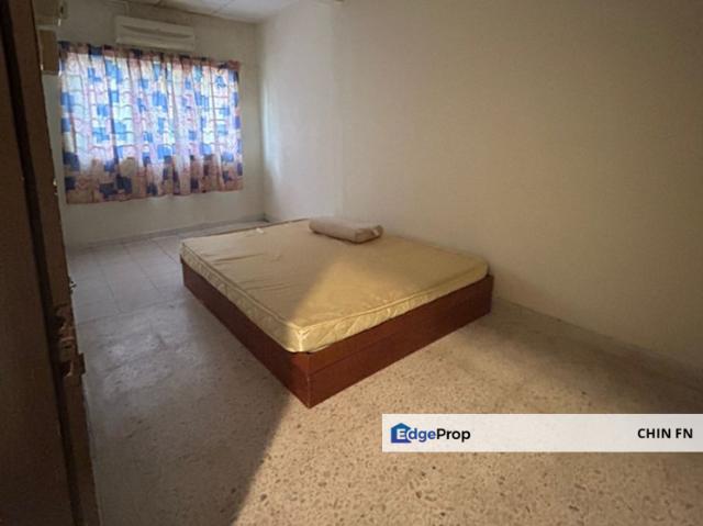House for rent in Malaka