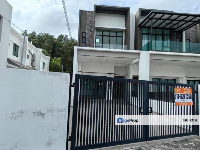 House for sale in Malaka