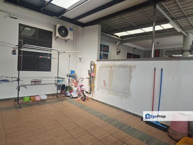 House for sale in Malaka
