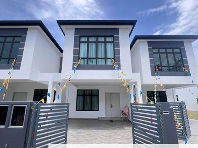 House for sale in Malaka