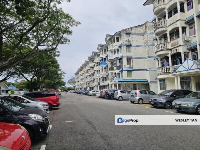 Flat for sale in Malaka