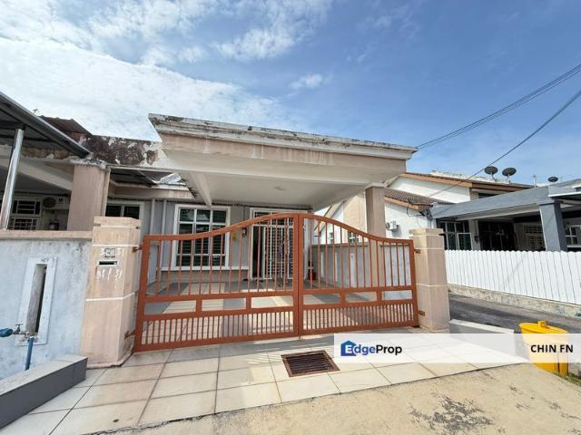 House for sale in Malaka