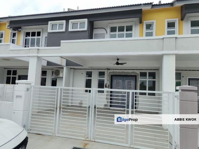 House for sale in Malaka