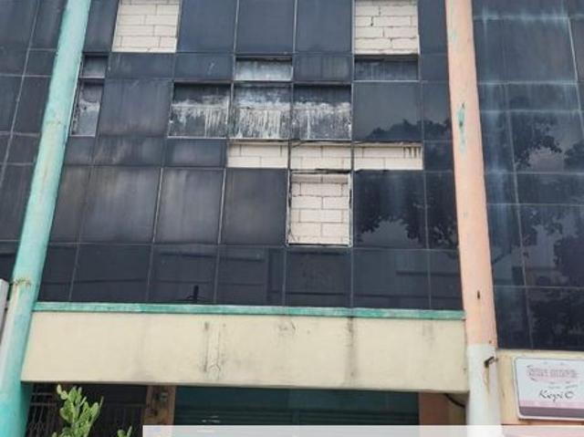 Shop for sale in Malaka