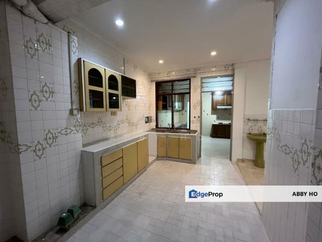 House for sale in Malaka