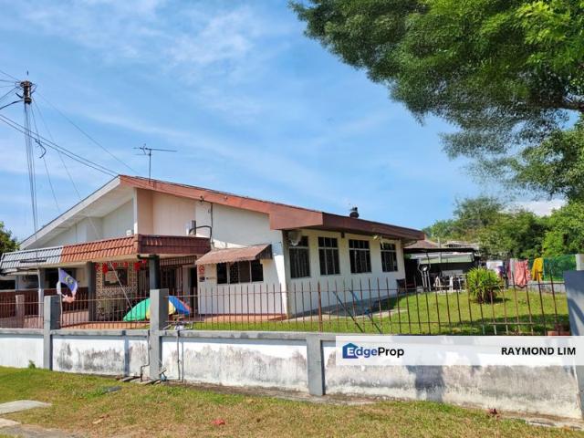 House for sale in Malaka