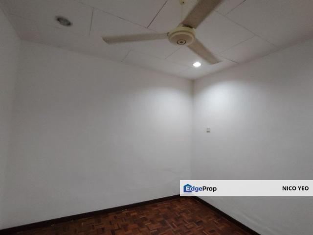 House for sale in Malaka