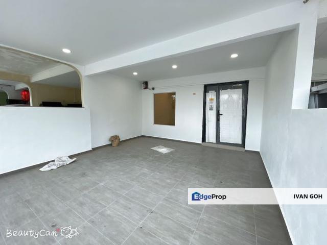 House for sale in Malaka