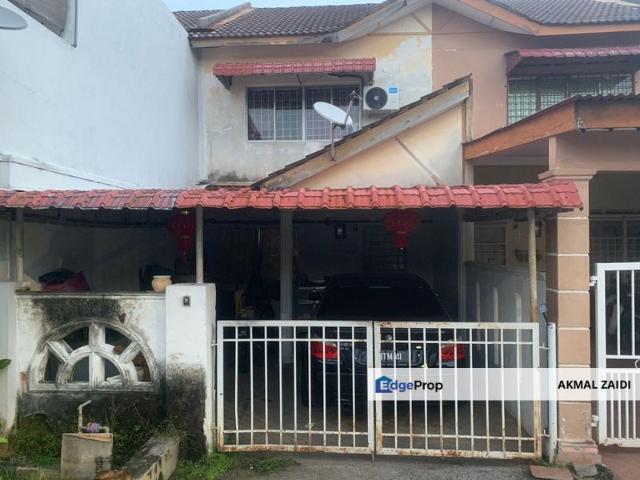 House for sale in Malaka