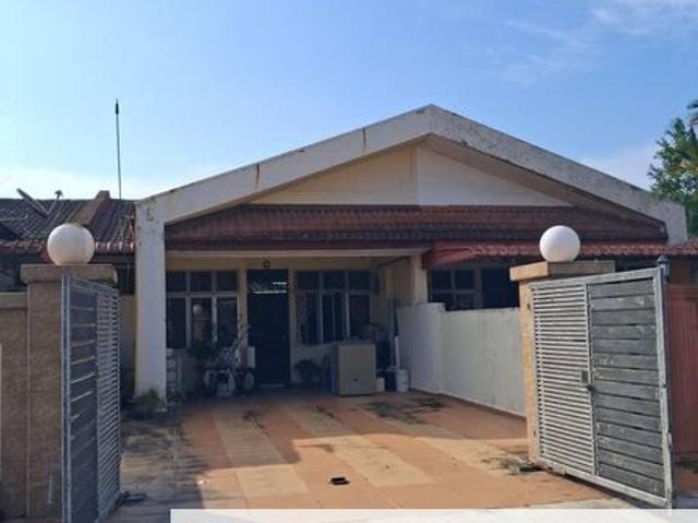 House for sale in Taman Daya, Tebrau