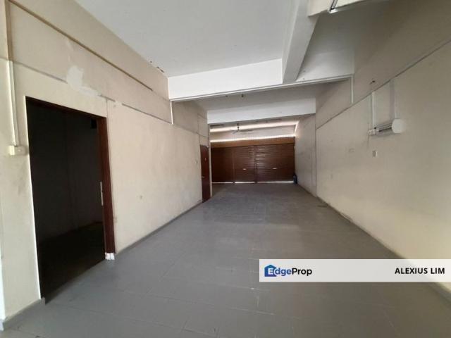 Shop for rent in Bukit Ledang, Johor