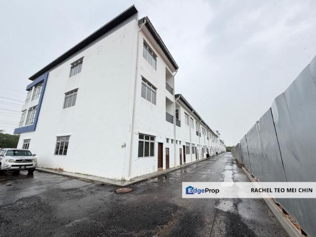 Shop for rent in Bukit Ledang, Johor