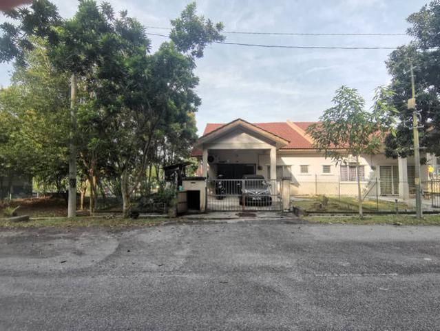 Residential House for sale in Tanjong Sepat, Selangor