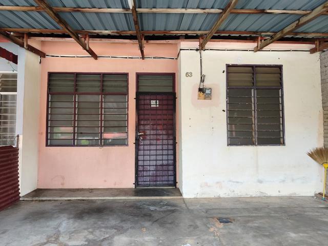 Terraced House for sale in Baling