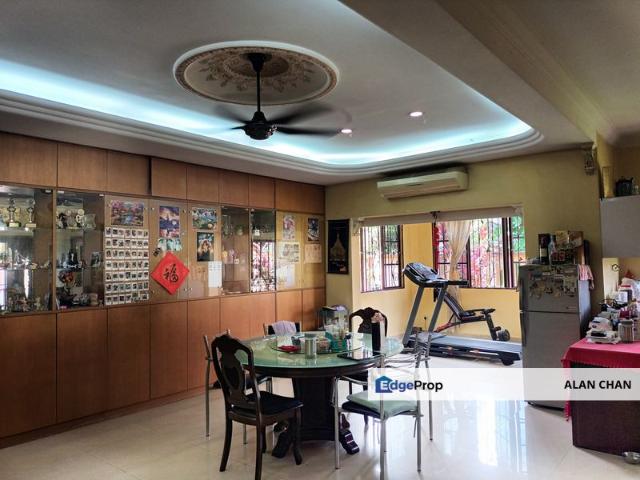 House for sale in Malaka