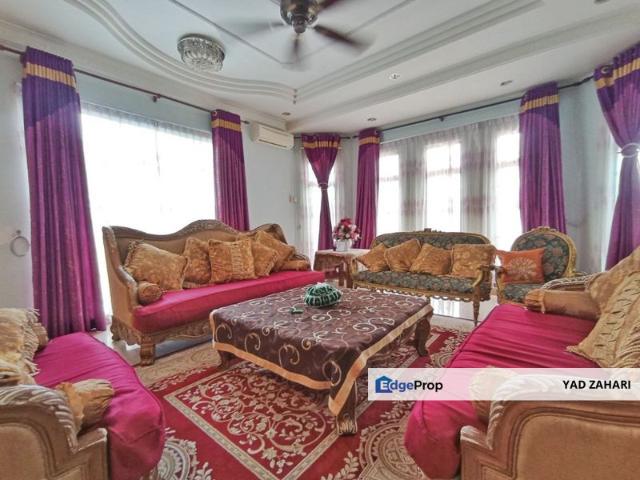 House for sale in Malaka