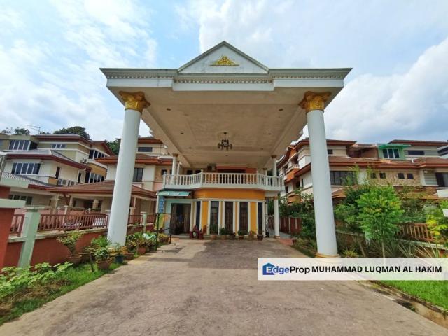 House for sale in Malaka