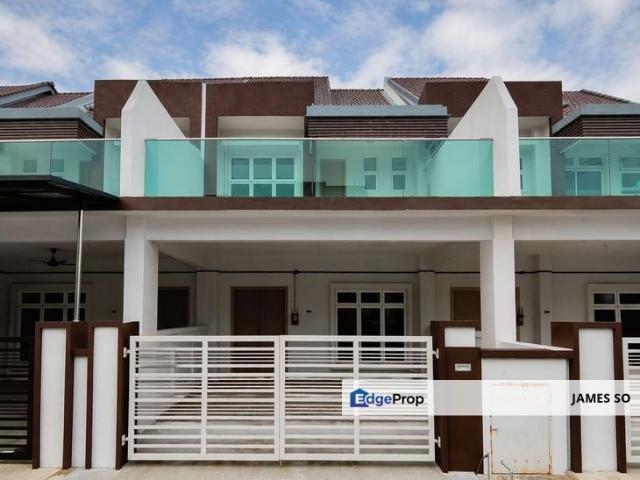 House for sale in Malaka