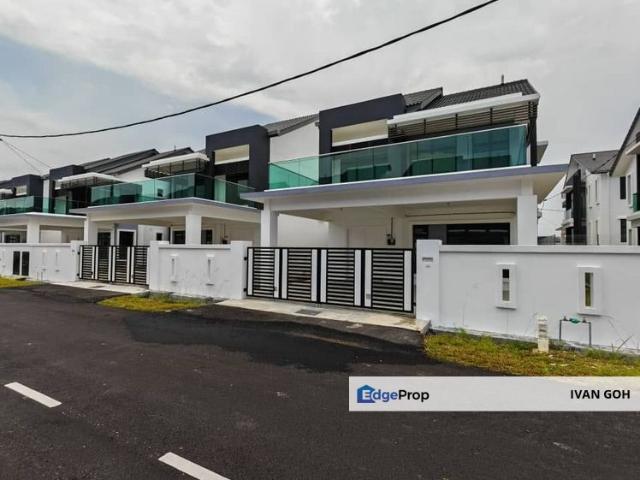 House for sale in Malaka