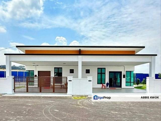 House for sale in Malaka