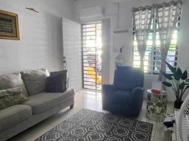 House for rent in Malaka