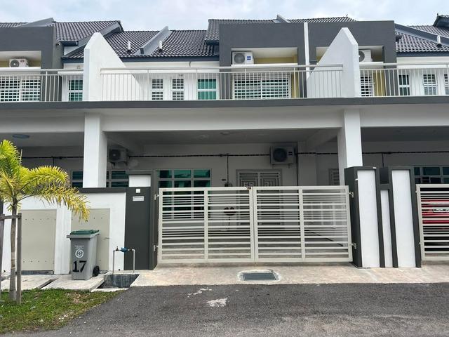 Terraced House for rent in Malaka