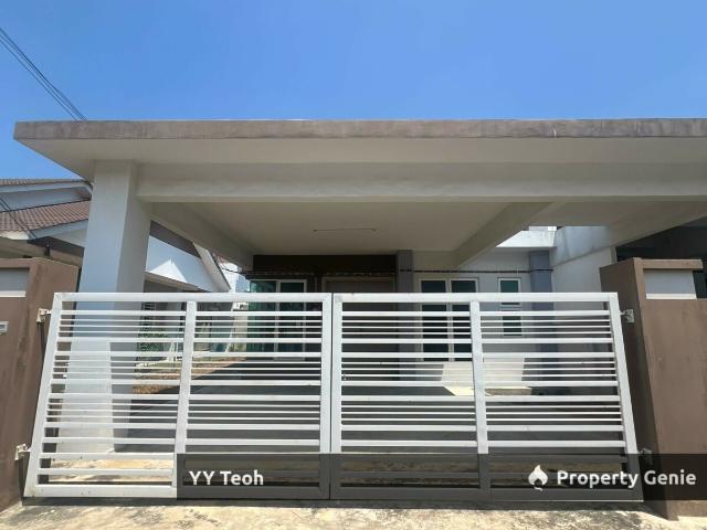 Residential House for sale in Malaka