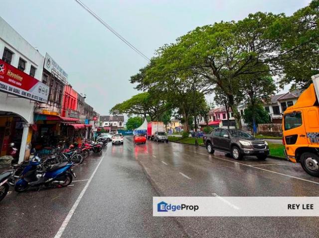 Shop for sale in Johor