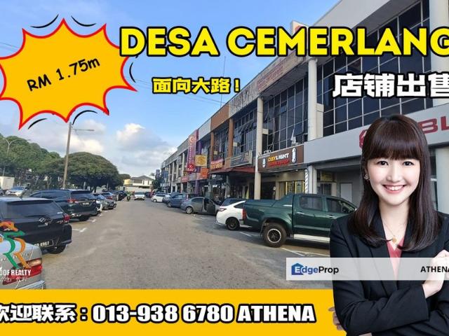 Shop for sale in Johor