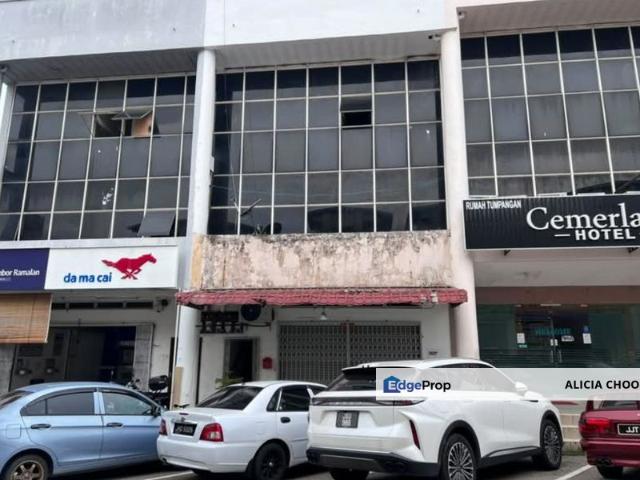 Shop for sale in Johor