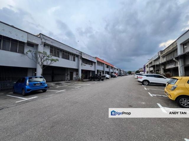 Warehouse for sale in Johor