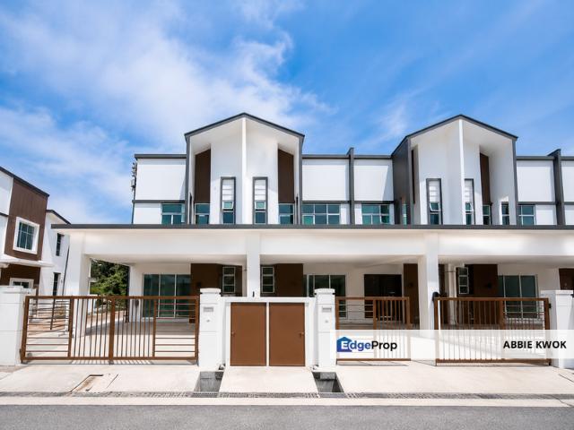 House for sale in Malaka