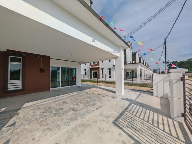 Terraced House for sale in Malaka