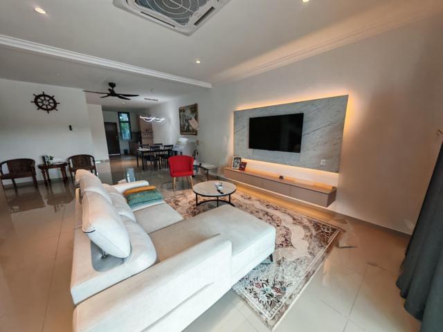 Terraced House for sale in Malaka
