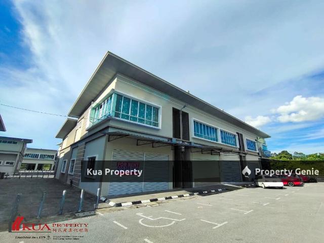 Warehouse for sale in Batu Kawa